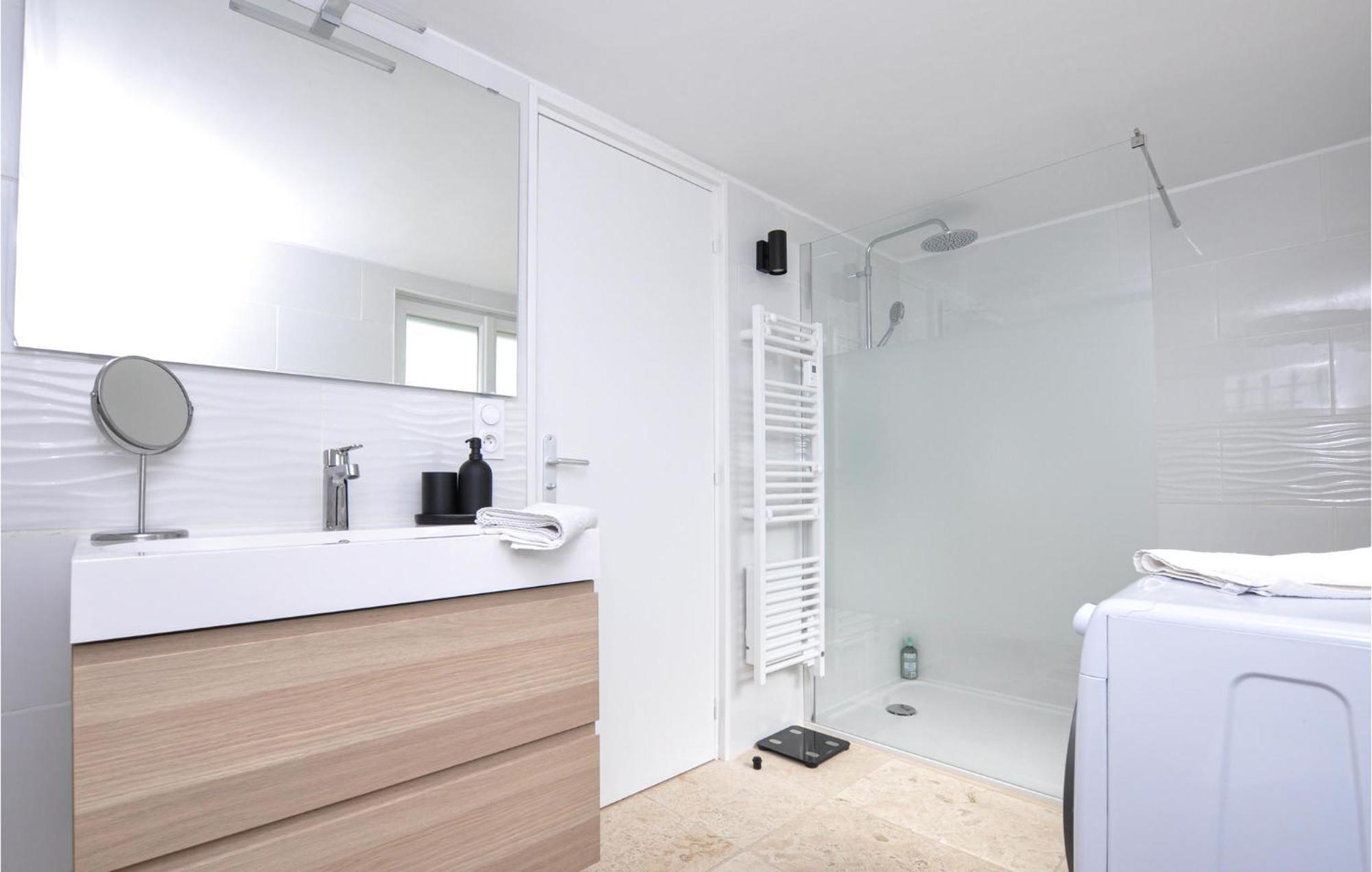 Awesome Apartment In Saint-Jeannet With Kitchen Eksteriør bilde
